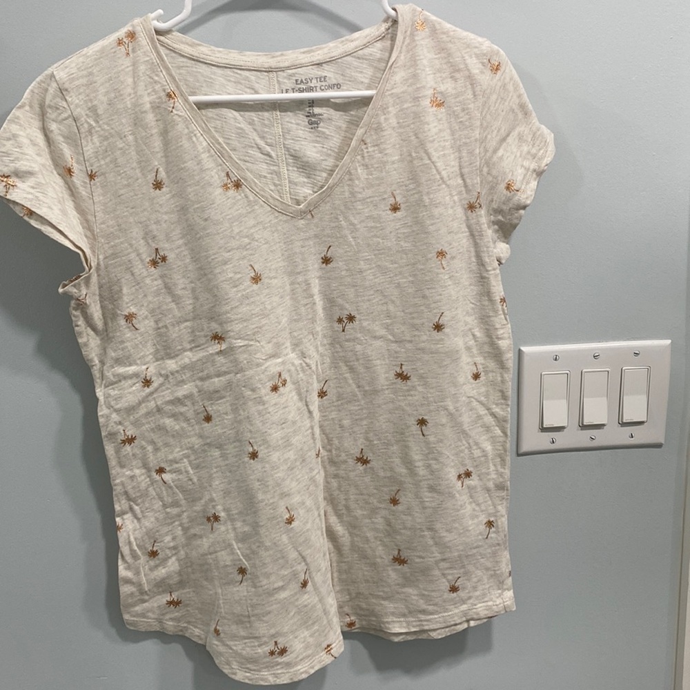 Soft cotton cream t shirt from gap